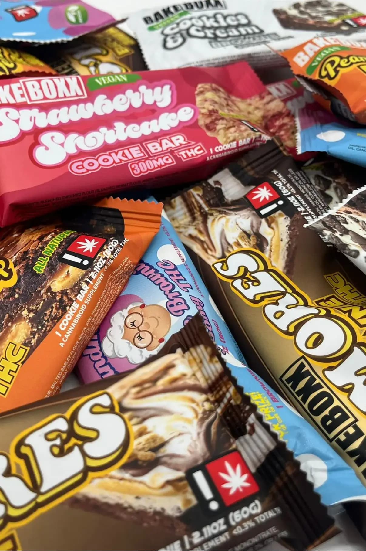 Best THC Edibles in 2025 in ALL the USA - Largest manufacturer of baked hemp edibles in the USA - Over 5M+ Brownies Delivered